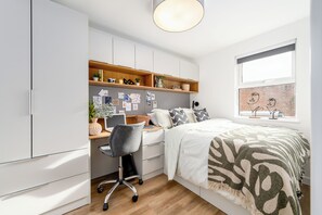 디럭스 아파트, 침실 2개, 금연, 전용 욕실 | 객실 내 금고, 책상, 노트북 작업 공간, 다리미/다리미판