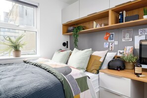 Appartement Deluxe, 2 chambres, non-fumeurs, salle de bains privée | Coffres-forts dans les chambres, bureau