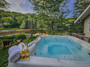 Bain à remous extérieur