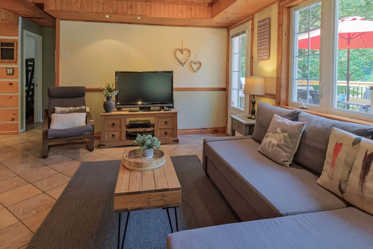 Una Smart TV, una chimenea