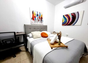 2 間睡房、書桌、熨斗/熨衫板、Wi-Fi