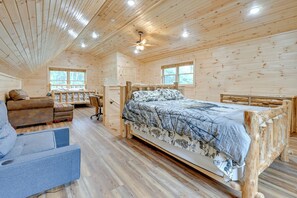 3 soverom, skrivebord, reiseseng for barn og internettilgang