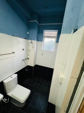 Bathroom - Cityscape Yala by 999 Hotel & Restaurant (Tissamaharama)
