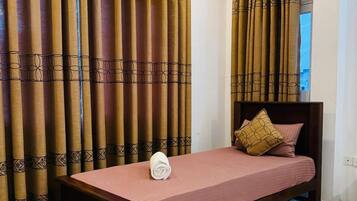 Chambre Triple Deluxe | Bureau, chambres insonorisées, fer et planche à repasser, Wi-Fi gratuit