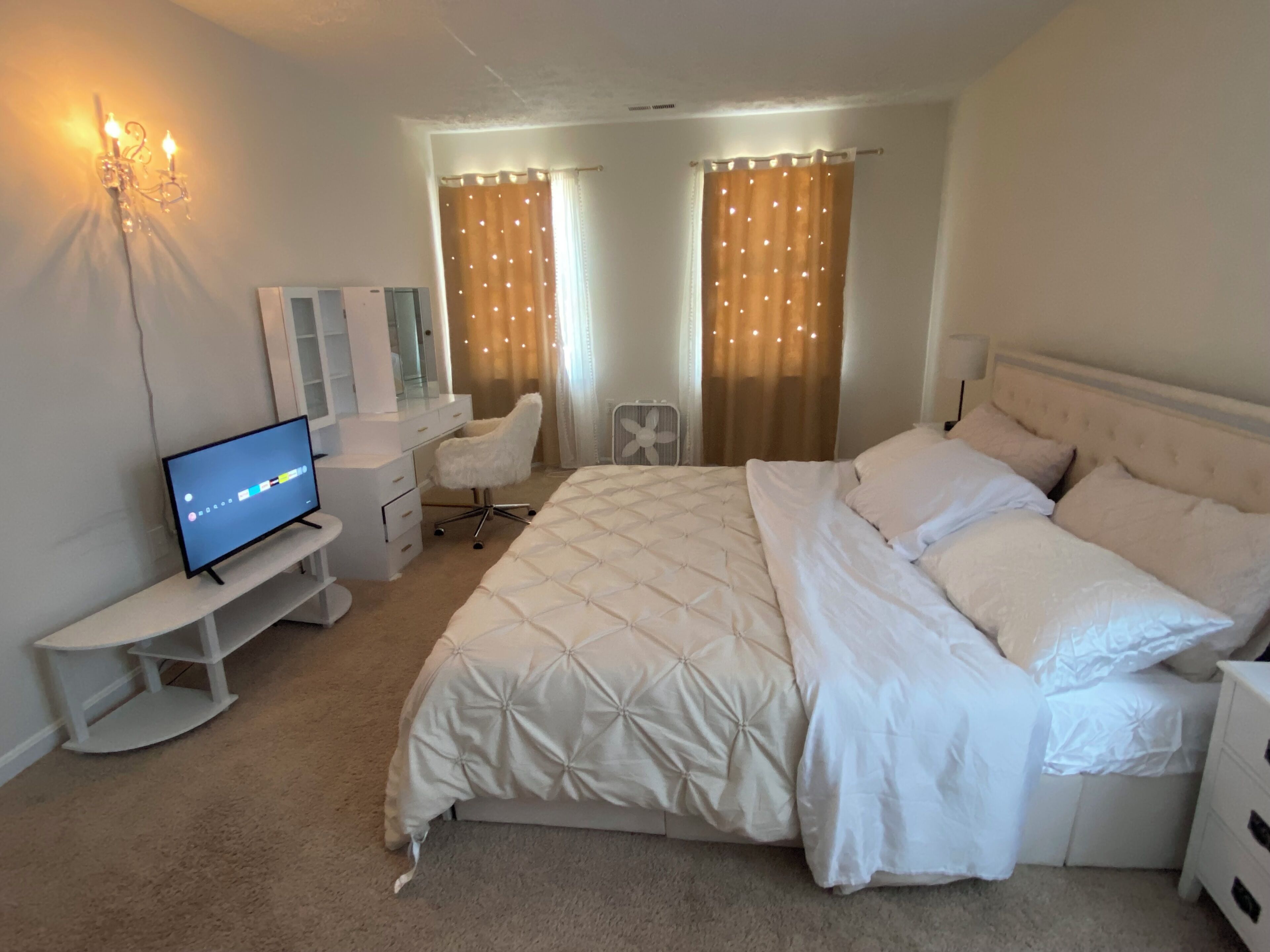 4-bedroom, free parking, private entry, house  in Silver Spring