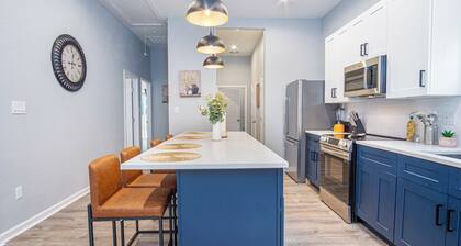 Experience Convenience w/ 4br/3ba Near Alamodome