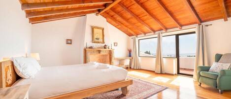 5 Schlafzimmer, Schreibtisch, Bügeleisen/Bügelbrett, Internetzugang