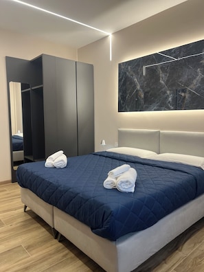 Superior Double or Twin Room | Free WiFi, bed sheets - Raffaelli Suite (Rome)
