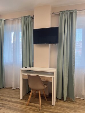 舒適四人房 | 免費 Wi-Fi、床單