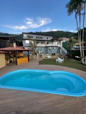 Utomhuspool