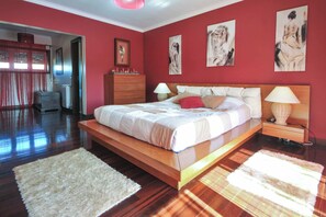 5 bedrooms, iron/ironing board, bed sheets - Villa Esposende (Esposende)