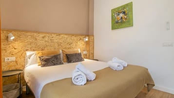 1 bedroom, iron/ironing board, internet, bed sheets