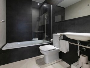 Hair dryer, towels - 12 Chic and Central Apt. with balcony in Gracia (Barcelona)