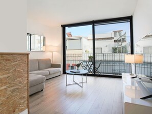 Living area - 12 Chic and Central Apt. with balcony in Gracia (Barcelona)