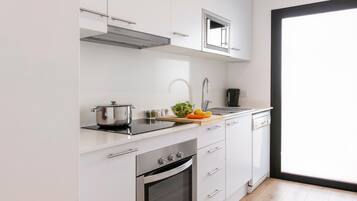 Fridge, microwave, oven, dishwasher