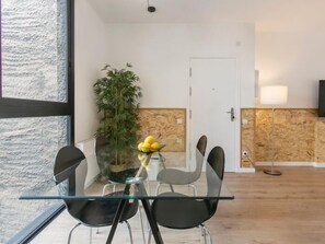 Dining - 31 Sunny penthouse in the heart of Gracia with a spacious terrace (Barcelona)