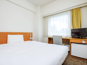 Standard Room, 1 Double Bed, Non Smoking | Desk, laptop workspace, blackout curtains, free WiFi - Comfort Inn Tsuchiura Ami (Ami)