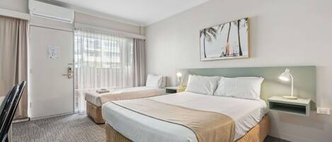 Standard Room, Multiple Beds, Non Smoking