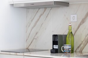 Fridge, microwave, stovetop, coffee/tea maker - Grandma's apartments (Porto)