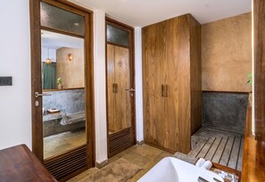 Ferienhaus, Talblick | Badezimmer | Kostenlose Toilettenartikel, Haartrockner, Handtücher, Seife