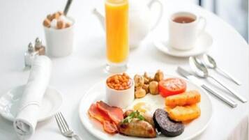 Free daily buffet breakfast
