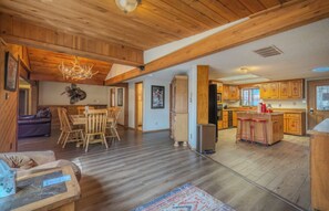 Interior - Byrd Mountain - Upper Canyon Gem - Large Game Room (Ruidoso)