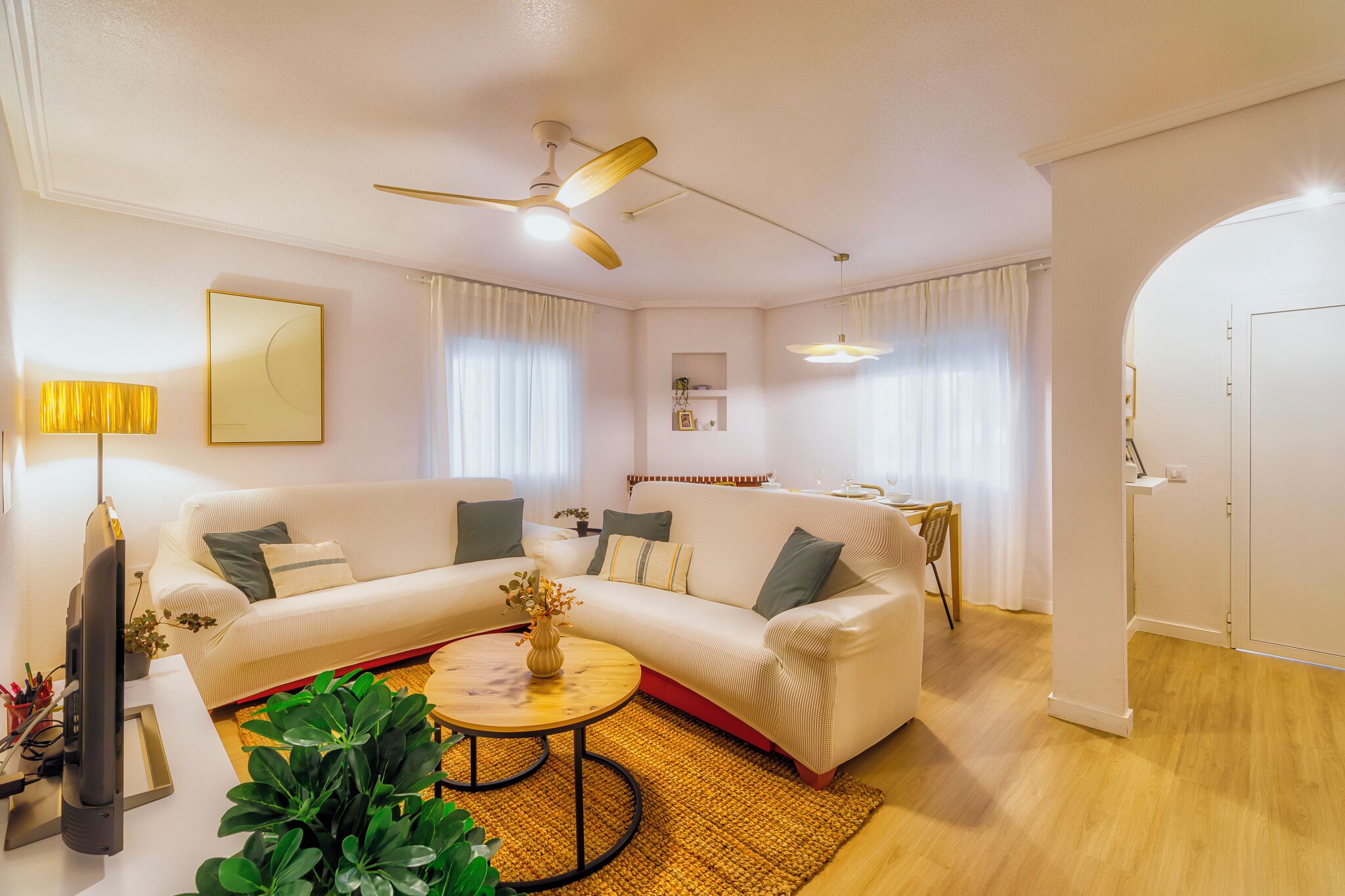 Televisie en een open haard