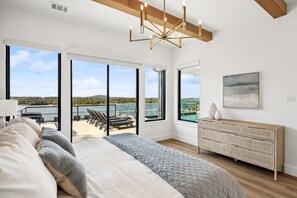 7 bedrooms, free WiFi, bed sheets