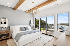 7 bedrooms, free WiFi, bed sheets