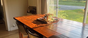 Cozy creekside retreat- 2mi to St. Lawrence River, 15mi to local Universities