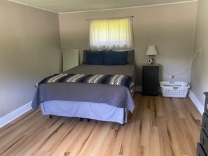 1 chambre, bureau, fer et planche à repasser, Wi-Fi gratuit