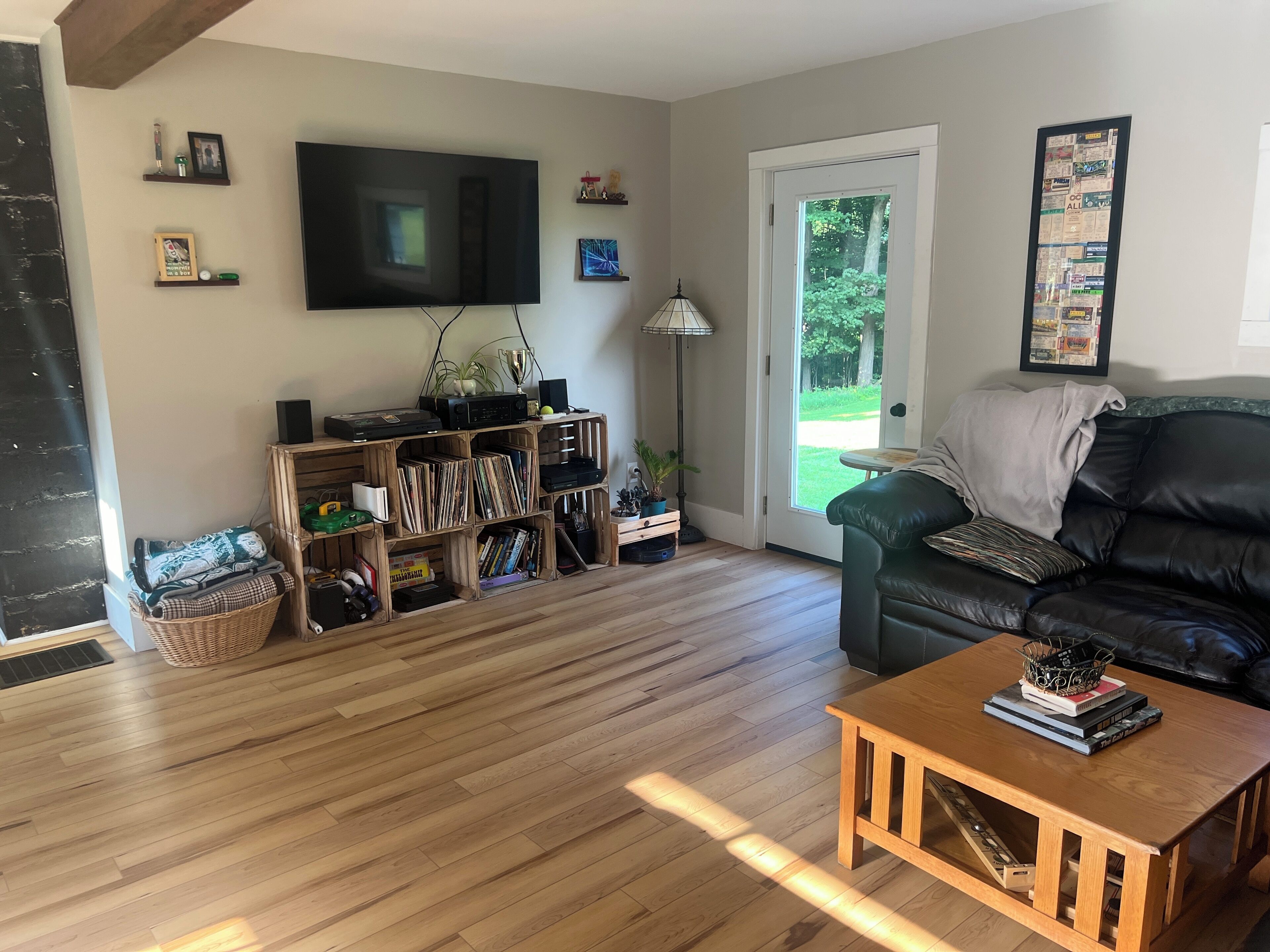 Smart TV, video games, music library, stereo