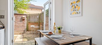 Modern & comfortable 4 bed house