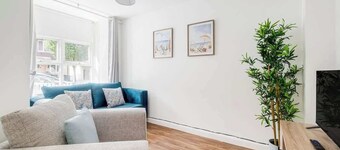 Modern & comfortable 4 bed house