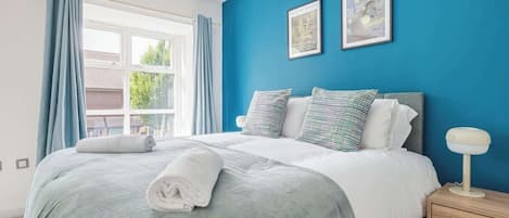 Iron/ironing board, free WiFi, bed sheets