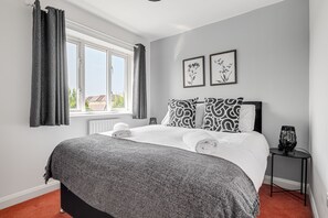 4 habitaciones, tabla de planchar con plancha y wifi gratis 