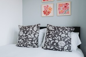 4 dormitorios, tabla de planchar con plancha, wifi gratis y ropa de cama