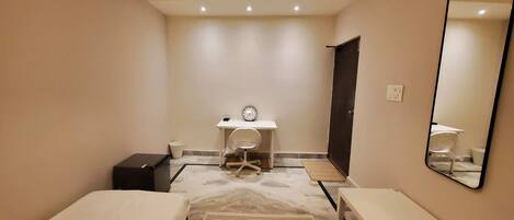 1 bedroom, WiFi, bed sheets