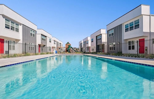 The 3-bedroom Smart Townhome in beautiful Houston!