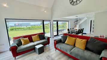 Smart TV y chimenea