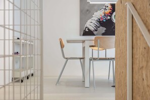 Interior - Youngster 50sqm 4room maisonette apt near center (Berlin)