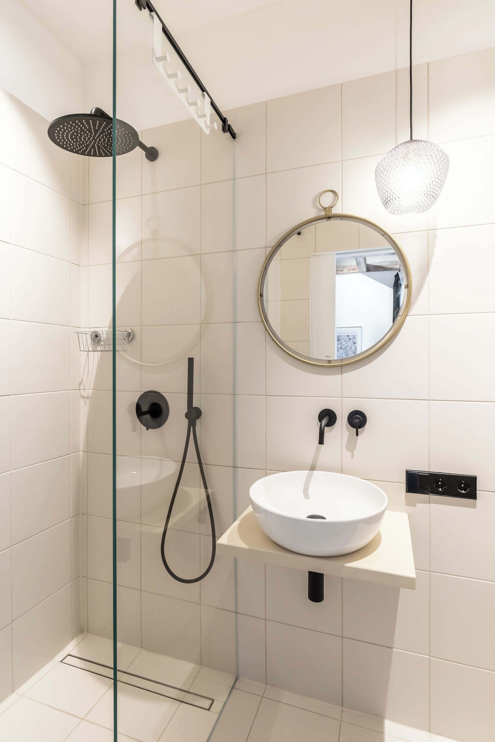 Shower, hair dryer, shampoo