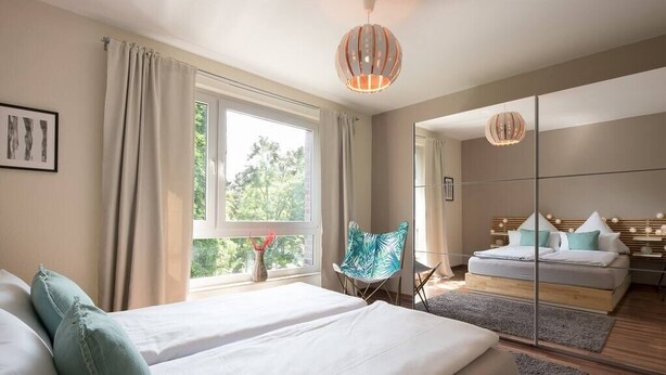 1 bedroom, desk, iron/ironing board, travel cot - 65 m² Apartment w. Spreeview directly at Ostkreuz (Berlin)