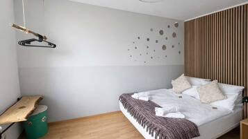 1 bedroom, iron/ironing board, travel cot, WiFi