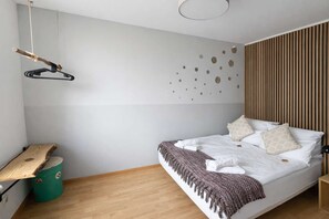 1 habitación, tabla de planchar con plancha, wifi y ropa de cama 