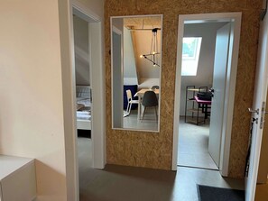 2 soverom, strykejern/-brett, reiseseng for barn og wi-fi