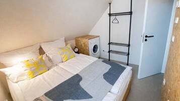 2 habitaciones, tabla de planchar con plancha, cuna de viaje y wifi