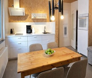 Kühlschrank, Ofen, Herdplatte, Geschirrspüler