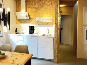 Fridge, oven, stovetop, dishwasher - Light Hideaway (45sqm) near BER Airport (Berlin)