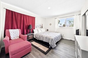 3 habitaciones, tabla de planchar con plancha, wifi y ropa de cama